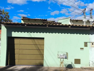 Casa com 3 Quartos à venda, 135m² no Setor São José, Goiânia