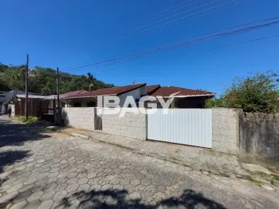 Casa com 3 Quartos para alugar, 96m² no Forquilhinha, São José