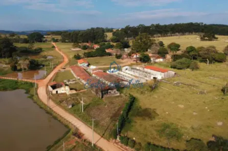 Fazenda/Sítio com 4 Quartos à venda, 230m² no Jardim Paraíso II, Itu