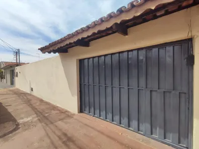 Casa com 3 Quartos para alugar, 170m² no Setor dos Afonsos, Aparecida de Goiânia