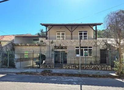 Casa com 4 Quartos à venda, 350m² no Vale do Ipê, Juiz de Fora