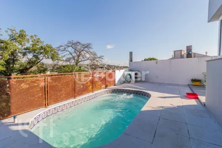 Casa com 2 Quartos à venda, 308m² no Medianeira, Porto Alegre