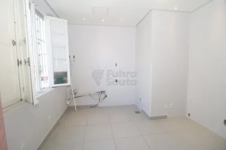 Sala Comercial para alugar, 60m² no Centro, Pelotas