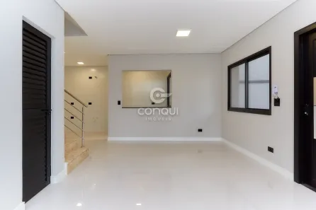 Sobrado com 3 Quartos à venda, 137m² no Uberaba, Curitiba