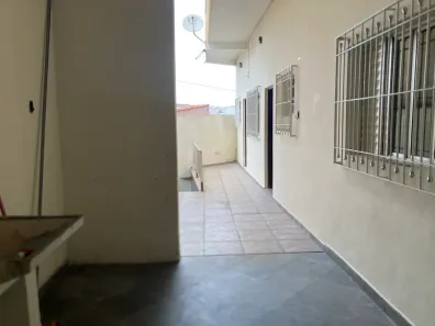 Casa com 1 Quarto para alugar, 70m² no Jardim Telles de Menezes, Santo André