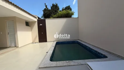 Casa com 3 Quartos à venda, 240m² no Jardim Karaíba, Uberlândia
