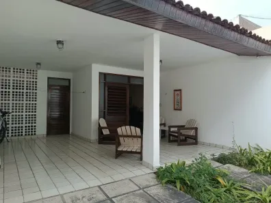 Casa com 4 Quartos à venda, 240m² no Jatiúca, Maceió