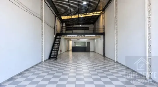 Galpão/Depósito/Armazém para alugar, 264m² no Vila Cláudia, São Paulo