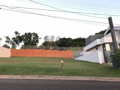 Lote/Terreno à venda, 330m² no Jardim Estoril, Marília