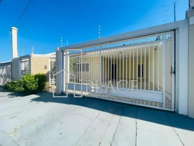 Casa com 3 Quartos para alugar, 200m² no Jardim São Francisco, Marília