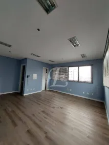 Sala Comercial à venda, 30m² no Santo Amaro, São Paulo