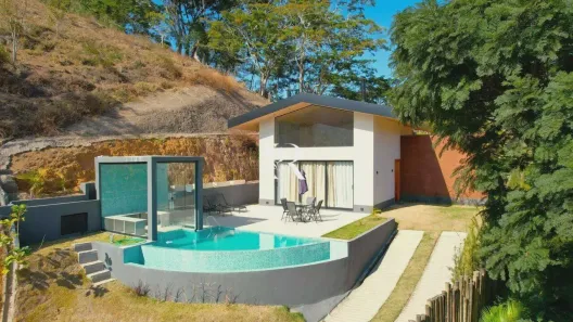 Casa de Condomínio com 3 Quartos à venda, 2500m² no Pedro do Rio, Petrópolis
