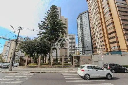 Apartamento com 3 Quartos à venda, 117m² no Cabral, Curitiba