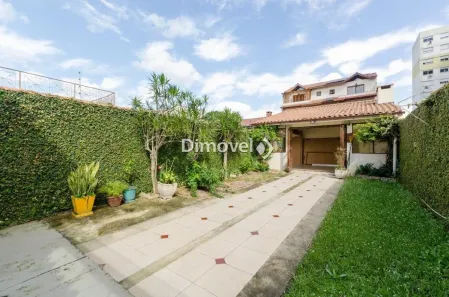 Casa de Condomínio com 3 Quartos para alugar, 291m² no Camaquã, Porto Alegre