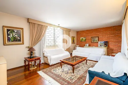 Casa com 4 Quartos à venda, 253m² no São Lourenço, Curitiba