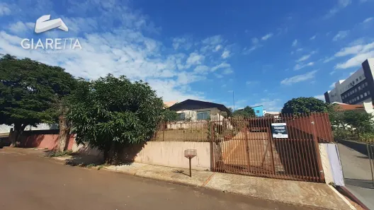 Lote/Terreno à venda, 180m² no Centro, Toledo