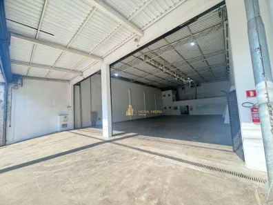 Galpão/Depósito/Armazém para venda ou aluguel, 527m² no das Pedras, Cotia