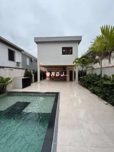 Sobrado com 3 Quartos à venda, 250m² no Embaré, Santos