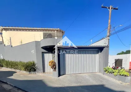 Casa com 3 Quartos para alugar, 180m² no Centro, Anápolis
