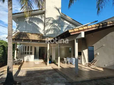 Casa com 4 Quartos à venda, 305m² no Jardim Karaíba, Uberlândia