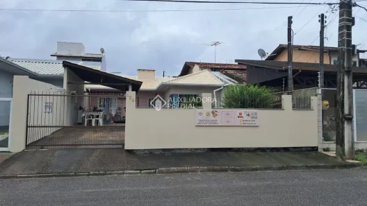 Casa com 2 Quartos à venda, 59m² no Madri, Palhoça