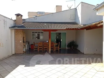 Casa com 5 Quartos à venda, 255m² no Santa Mônica, Uberlândia