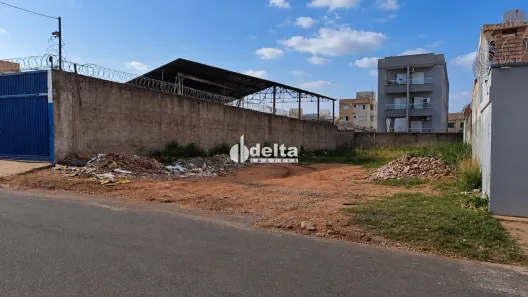 Lote/Terreno à venda, 480m² no Carajás, Uberlândia
