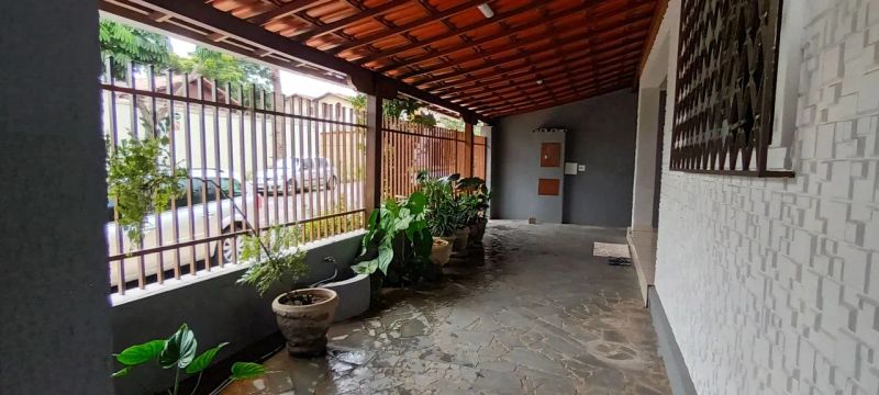 Casa com 4 quartos — Planalto, Belo Horizonte