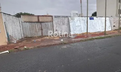 Lote/Terreno para alugar, 800m² no Brasil, Uberlândia