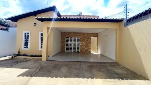 Casa com 3 Quartos para alugar, 112m² no São Benedito, Timon