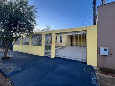 Casa com 3 Quartos à venda, 189m² no Alpes, Londrina