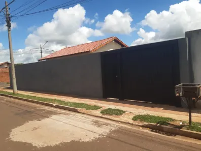 Casa com 2 Quartos à venda, 72m² no Jardim Santa Emília, Campo Grande