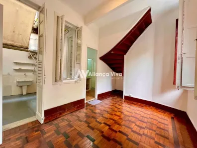Casa com 3 Quartos à venda, 60m² no Catete, Rio de Janeiro
