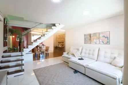 Casa com 3 Quartos à venda, 276m² no Jardim Aeroporto, São Paulo