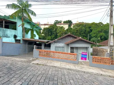 Casa com 2 Quartos para alugar, 170m² no Água Verde, Blumenau