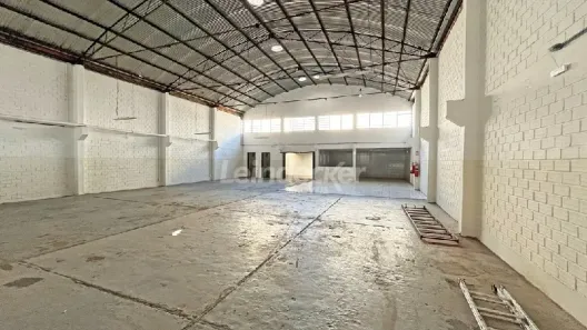 Galpão/Depósito/Armazém à venda, 330m² no Petrópolis, Porto Alegre