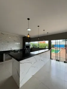 Fazenda/Sítio com 3 Quartos à venda, 200m² no Zona Rural, Guapiaçu