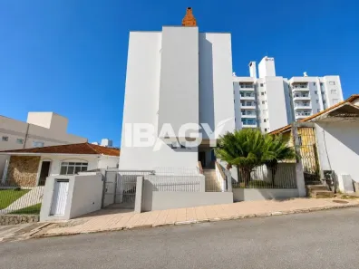 Apartamento com 2 Quartos para alugar, 50m² no Barreiros, São José