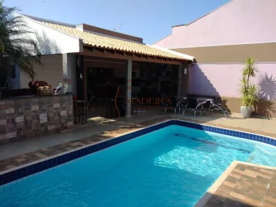 Casa com 2 Quartos à venda, 70m² no Jardim Monte Rei, Maringá