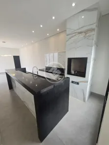 Casa com 3 Quartos à venda, 135m² no Jardim Holanda, Uberlândia