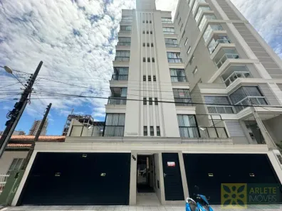 Apartamento com 2 Quartos para alugar, 80m² no Balneário Perequê, Porto Belo