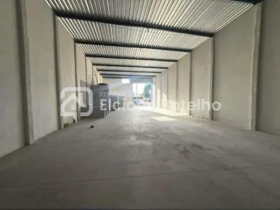 Galpão/Depósito/Armazém para alugar, 404m² no Nossa Senhora das Graças, Uberlândia