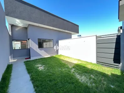 Casa com 2 Quartos para alugar, 70m² no Shopping Park, Uberlândia