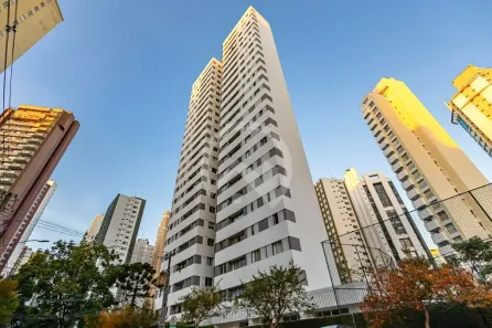 Apartamento com 2 Quartos para alugar, 82m² no Água Verde, Curitiba