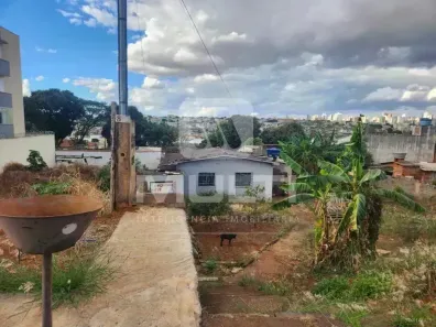 Lote/Terreno com 1 Quarto à venda, 360m² no Jaraguá, Uberlândia