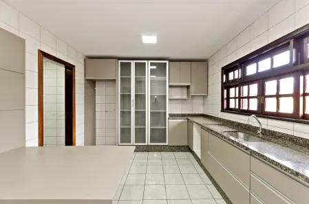 Apartamento com 3 Quartos para alugar, 200m² no Santa Felicidade, Curitiba