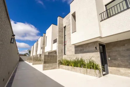 Sobrado com 3 Quartos à venda, 152m² no São Braz, Curitiba