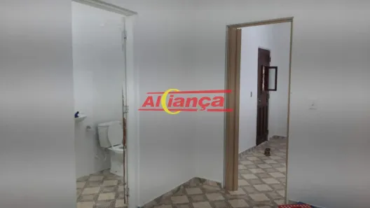 Casa com 1 Quarto para alugar, 40m² no Jardim Centenário, Guarulhos