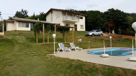 Fazenda/Sítio com 4 Quartos à venda, 600m² no , Piracaia