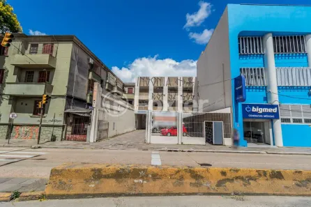 Galpão/Depósito/Armazém à venda, 910m² no São Geraldo, Porto Alegre